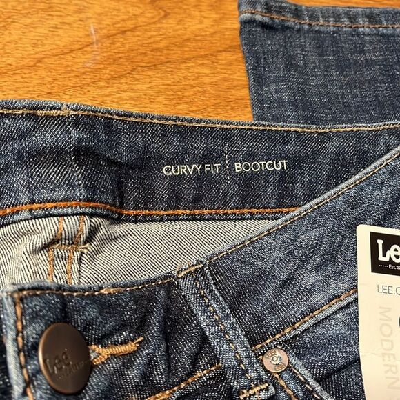 Lee Modern Series Curvy Fit Alana Bootcut Jeans - Picture 4 of 9